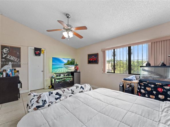 3865 W 10th Dr, Hialeah FL 33012