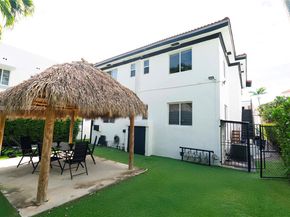 815 W 39th St, Miami Beach FL 33140