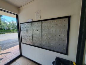 16950 W Dixie Hwy 127, North Miami Beach FL 33160