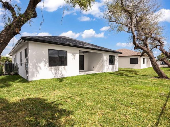 3050 NW 24th St, Fort Lauderdale FL 33311