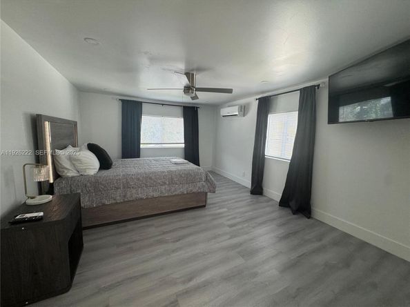 1904 SW 28th St, Fort Lauderdale FL 33315