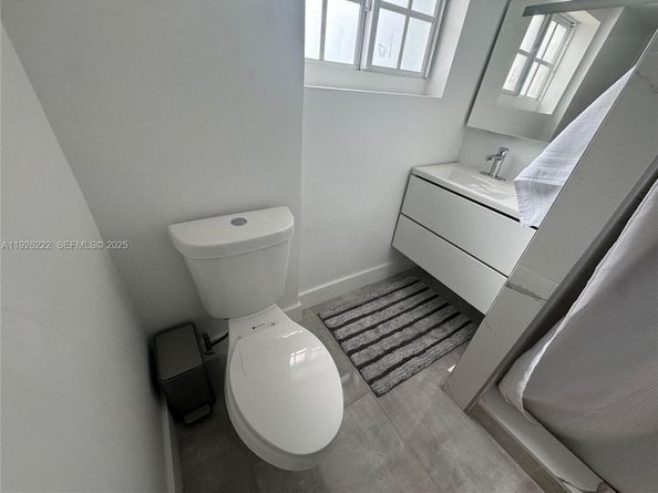 1904 SW 28th St, Fort Lauderdale FL 33315