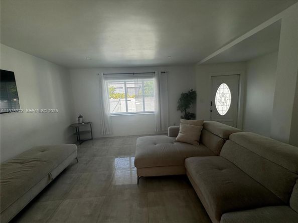 1904 SW 28th St, Fort Lauderdale FL 33315