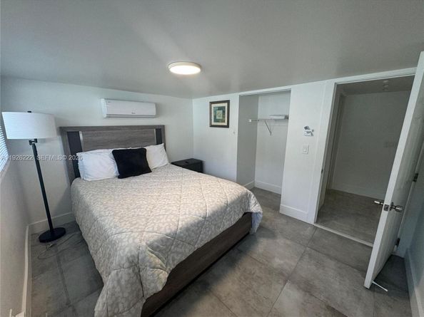 1904 SW 28th St, Fort Lauderdale FL 33315