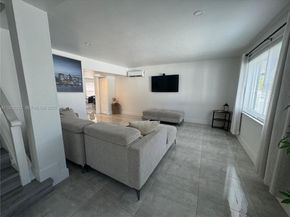 1904 SW 28th St, Fort Lauderdale FL 33315