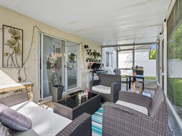 4642 SW 12th Ct, Deerfield Beach FL 33442