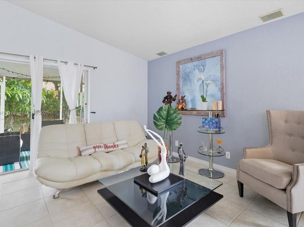 4642 SW 12th Ct, Deerfield Beach FL 33442