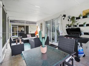 4642 SW 12th Ct, Deerfield Beach FL 33442