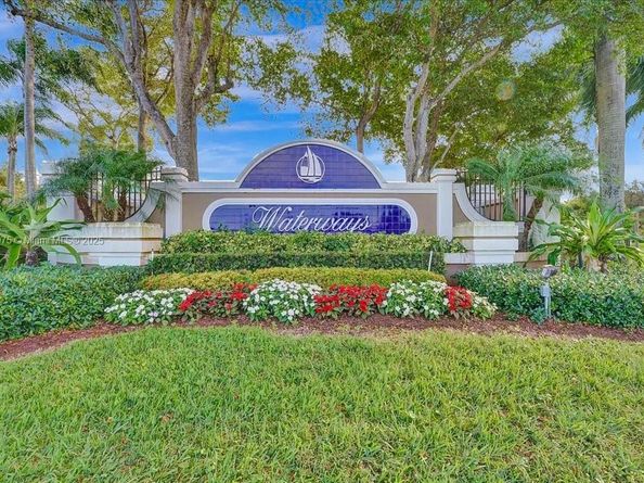 4642 SW 12th Ct, Deerfield Beach FL 33442