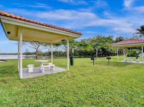 4642 SW 12th Ct, Deerfield Beach FL 33442