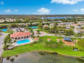 4642 SW 12th Ct, Deerfield Beach FL 33442
