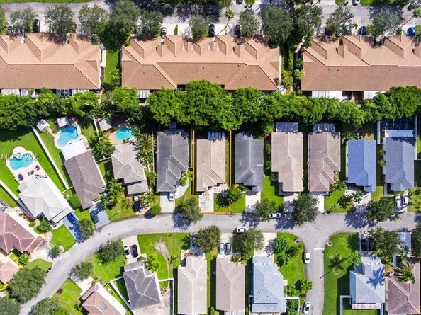 4642 SW 12th Ct, Deerfield Beach FL 33442