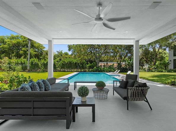 8875 SW 61st Ct, Pinecrest FL 33156