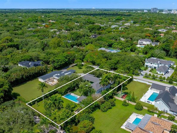 8875 SW 61st Ct, Pinecrest FL 33156