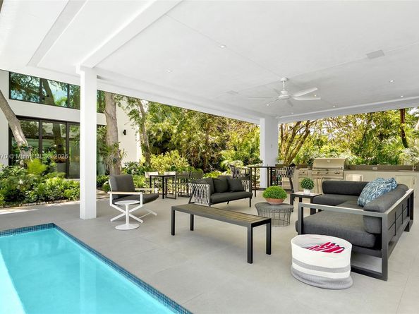 8875 SW 61st Ct, Pinecrest FL 33156