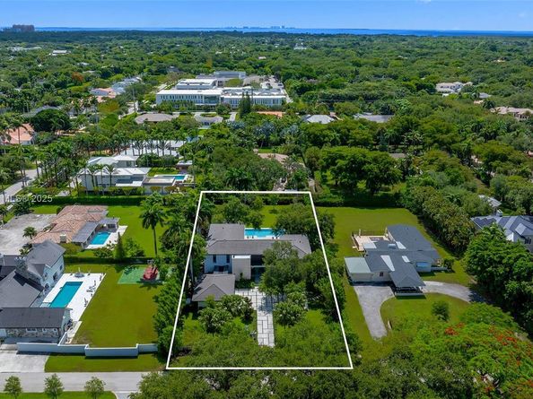 8875 SW 61st Ct, Pinecrest FL 33156