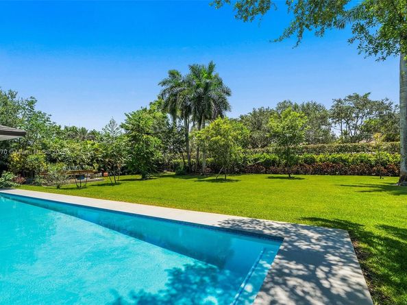 8875 SW 61st Ct, Pinecrest FL 33156