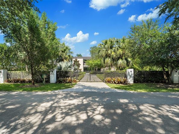 8875 SW 61st Ct, Pinecrest FL 33156