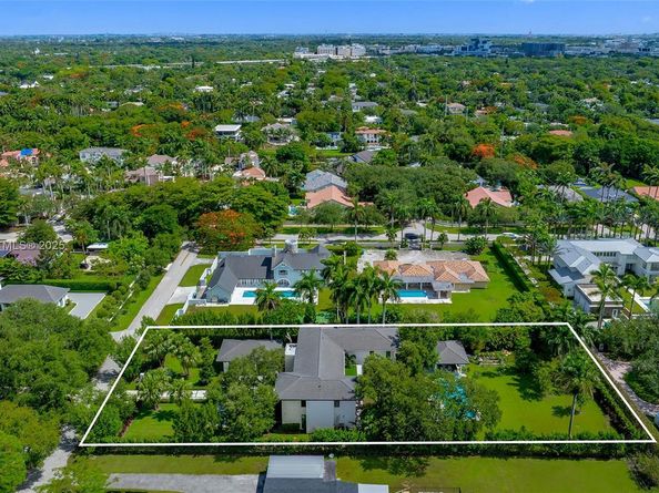 8875 SW 61st Ct, Pinecrest FL 33156