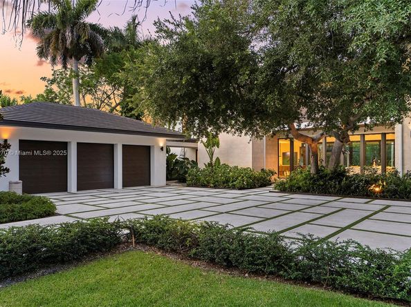 8875 SW 61st Ct, Pinecrest FL 33156