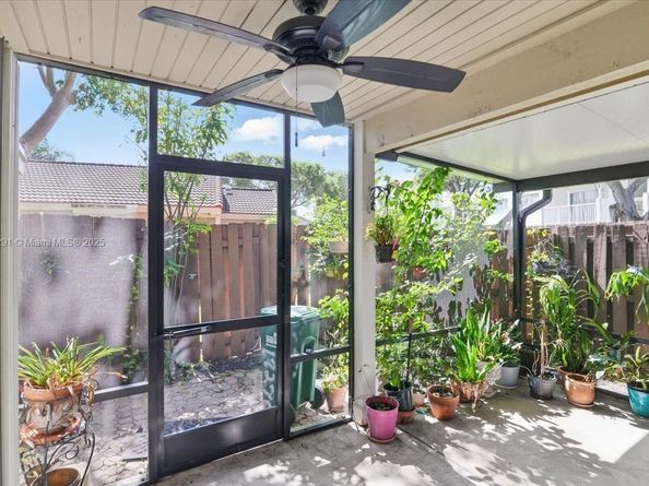 17270 NW 60th Ct, Hialeah FL 33015