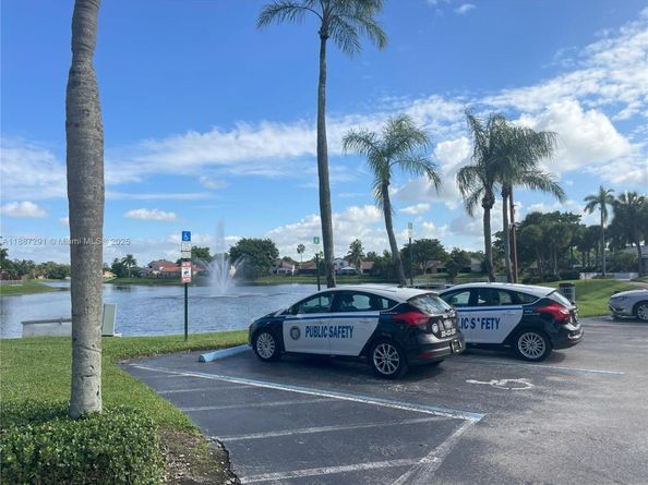17270 NW 60th Ct, Hialeah FL 33015