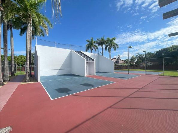 17270 NW 60th Ct, Hialeah FL 33015