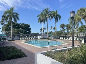 17270 NW 60th Ct, Hialeah FL 33015