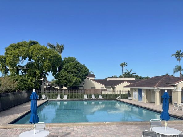 17270 NW 60th Ct, Hialeah FL 33015