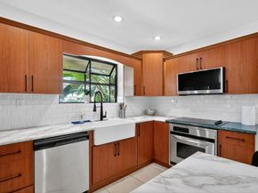 245 NE 175th St, North Miami Beach FL 33162