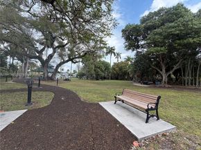 604 SW 7th St, Fort Lauderdale FL 33315