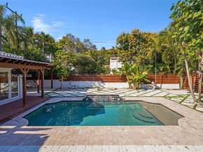 659 NE 73rd St, Miami FL 33138