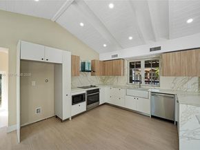 659 NE 73rd St, Miami FL 33138