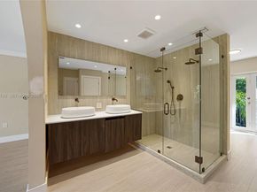 659 NE 73rd St, Miami FL 33138