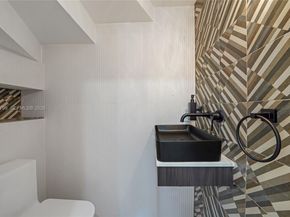 659 NE 73rd St, Miami FL 33138