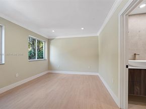 659 NE 73rd St, Miami FL 33138