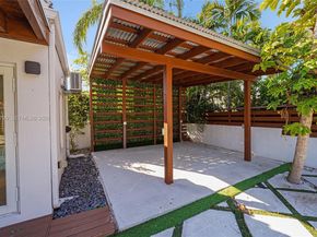 659 NE 73rd St, Miami FL 33138