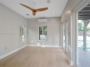 659 NE 73rd St, Miami FL 33138