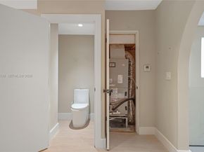 659 NE 73rd St, Miami FL 33138