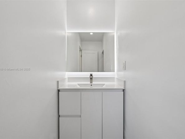 5152 SW 6th St, Coral Gables FL 33134