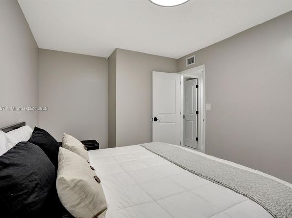 2660 N Carambola Cir N 305, Coconut Creek FL 33066