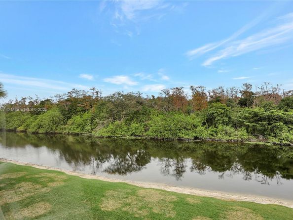 2660 N Carambola Cir N 305, Coconut Creek FL 33066