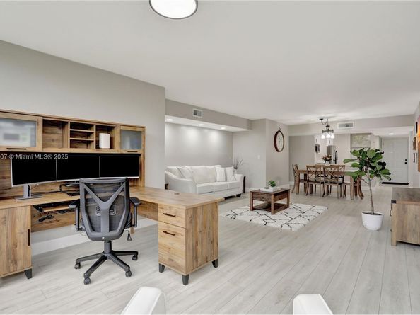 2660 N Carambola Cir N 305, Coconut Creek FL 33066