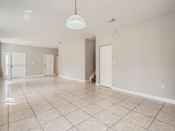 1107 NE 41st Ave, Homestead FL 33033