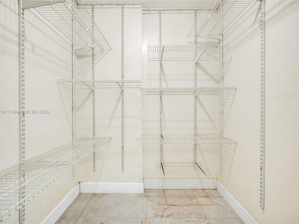 100 Edgewater Dr 240, Coral Gables FL 33133