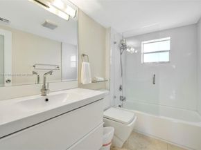 100 Edgewater Dr 240, Coral Gables FL 33133