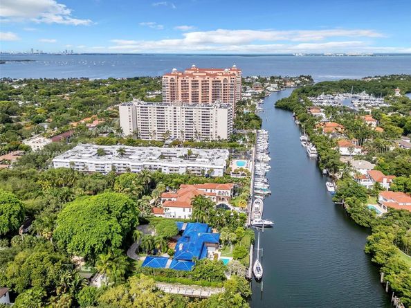 100 Edgewater Dr 240, Coral Gables FL 33133
