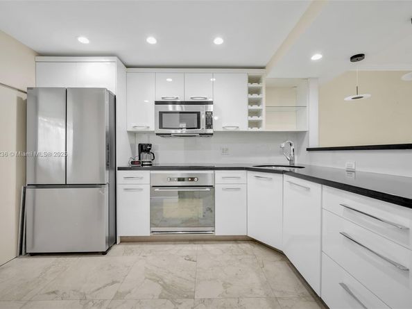 100 Edgewater Dr 240, Coral Gables FL 33133