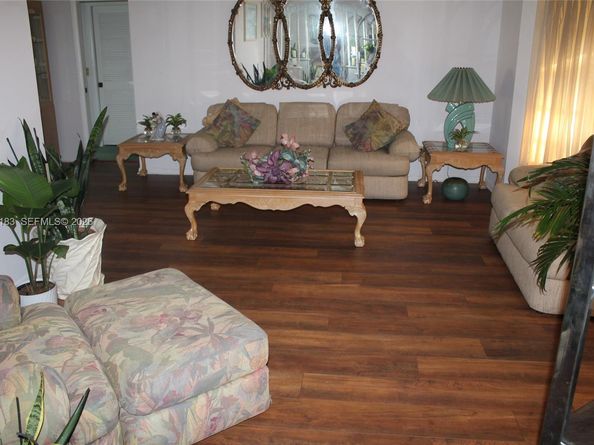 1419 40th St, West Palm Beach FL 33407