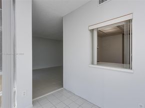 210 172nd St 432, Sunny Isles Beach FL 33160